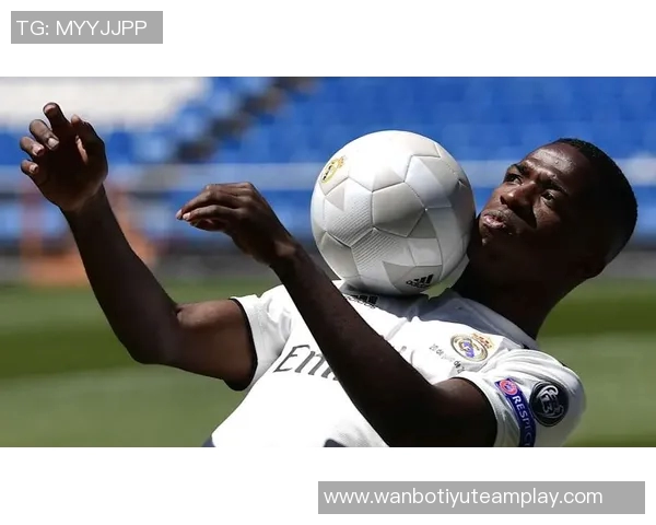 维尼修斯新恋情曝光引争议女友坦言只是玩玩而已引发热议 维尼修斯新恋情曝光引争议女友坦言只是玩玩而已引发热议